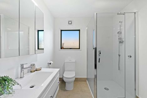 Photo of property in 2/12 Stanley Avenue, Milford, Auckland, 0620