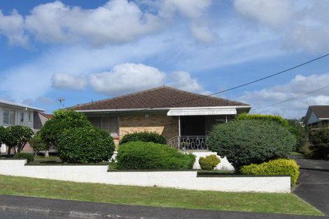 Photo of property in 1/71 Royal View Road, Te Atatu South, Auckland, 0610
