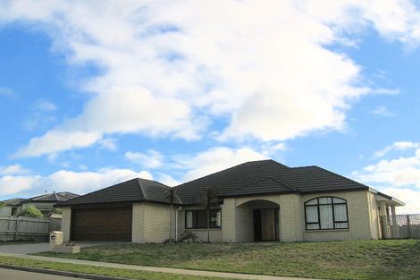 Photo of property in 18 Quadrant Heights, Paraparaumu, 5032