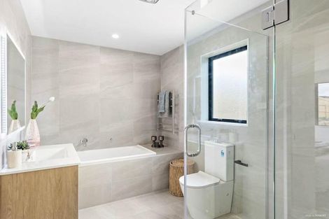 Photo of property in 14 Melgran Avenue, Papakura, 2110