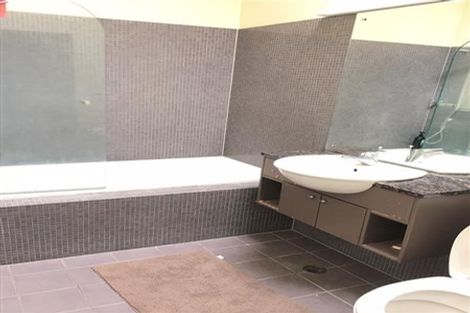 Photo of property in 6c Carlton Gore Road, Grafton, Auckland, 1023