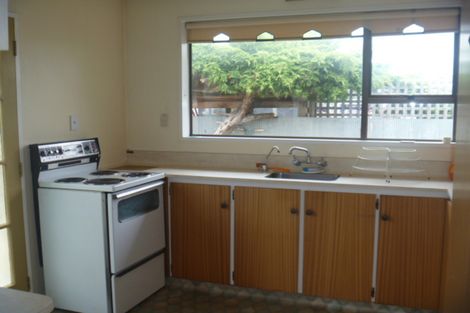 Photo of property in 2/12 Campbell Street, Alexandra, 9320