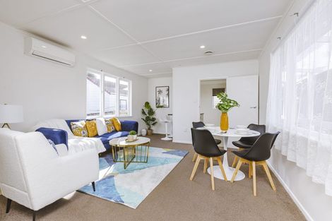 Photo of property in 2/16 Waiari Road, Conifer Grove, Takanini, 2112