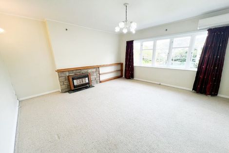 Photo of property in 18 Wavell Street, Karori, Wellington, 6012