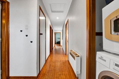 Photo of property in 34 Endeavour Street, Marfell, New Plymouth, 4310