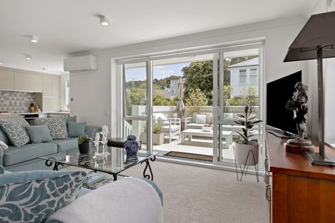 Photo of property in 49 Arcus Way, Hataitai, Wellington, 6021