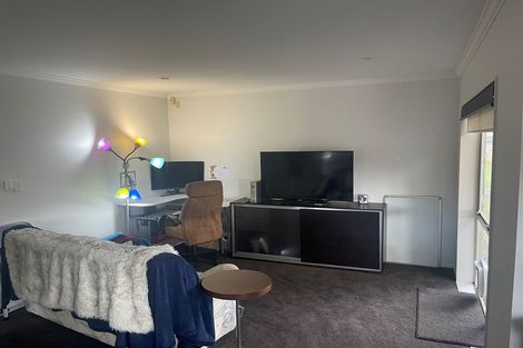 Photo of property in 4 Cinnabar Place, Westgate, Auckland, 0614