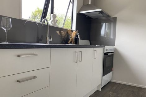 Photo of property in 3 Lowell Place, Massey, Auckland, 0614