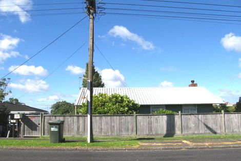 Photo of property in 77 Exmouth Road, Northcote, Auckland, 0627