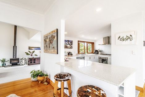 Photo of property in 38 Waiwaka Terrace, Strandon, New Plymouth, 4312