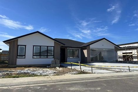 Photo of property in 13 Cutfield Lane, Kumeu, 0810