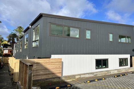 Photo of property in 3/43 Tirimoana Road, Te Atatu South, Auckland, 0602