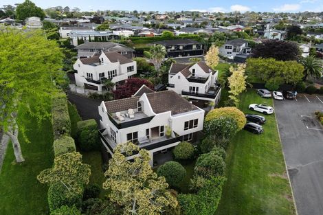 Photo of property in 66 Saint Andrews Terrace, St Andrews, Hamilton, 3200