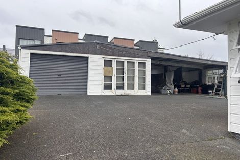 Photo of property in 2a Chapman Road, Te Atatu Peninsula, Auckland, 0610