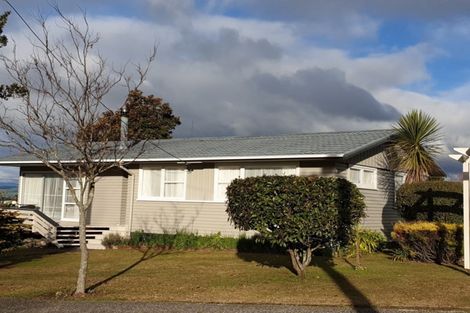 Photo of property in 2 Teal Place, Selwyn Heights, Rotorua, 3015
