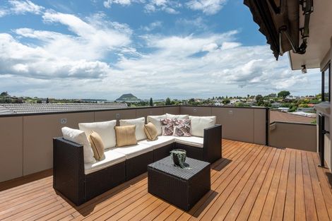 Photo of property in 43 Hillcrest Road, Otumoetai, Tauranga, 3110