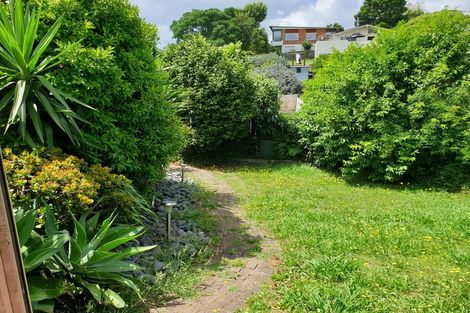 Photo of property in 38 Normanton Street, Glenfield, Auckland, 0629