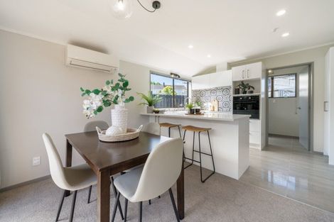 Photo of property in 2/41 Athlone Crescent, Avalon, Lower Hutt, 5011