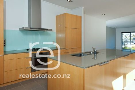 Photo of property in 62 Rising Parade, Fairview Heights, Auckland, 0632