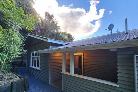 Photo of property in 47 Rimu Road, Oratia, Auckland, 0604