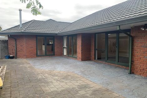 Photo of property in 43 Orlando Crescent, Waimairi Beach, Christchurch, 8083