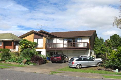 Photo of property in 10 Loloma Drive, Half Moon Bay, Auckland, 2012