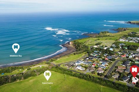 Photo of property in 16 Heaphy Road, Opunake, 4616