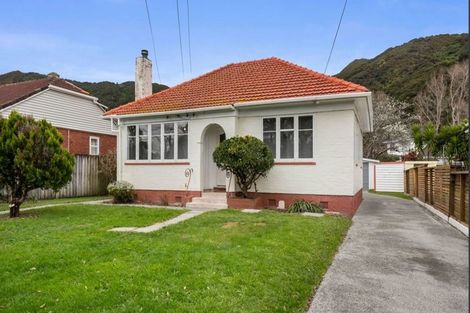 Photo of property in 15 Freyberg Street, Waterloo, Lower Hutt, 5011