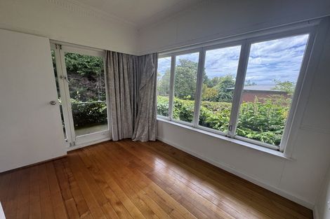 Photo of property in 27 Heath Avenue, Northcote, Auckland, 0627