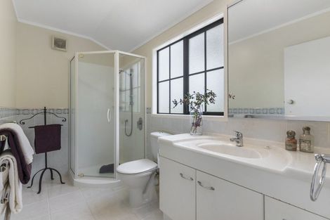 Photo of property in 7 Luana Way, Bucklands Beach, Auckland, 2014