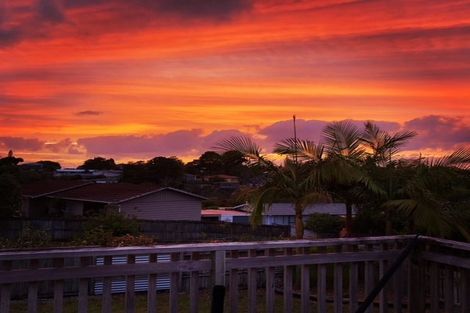 Photo of property in 67 Totara Road, Te Atatu Peninsula, Auckland, 0610