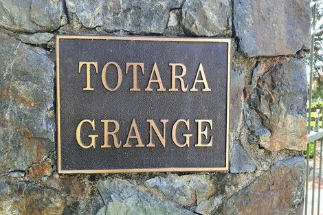 Photo of property in 76 Brick Bay Drive, Sandspit, Warkworth, 0982