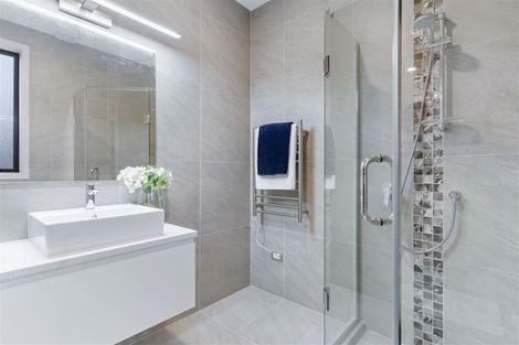 Photo of property in 11 Headland Drive, Long Bay, Auckland, 0630