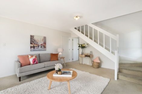 Photo of property in 2/58 Opaheke Road, Opaheke, Papakura, 2113