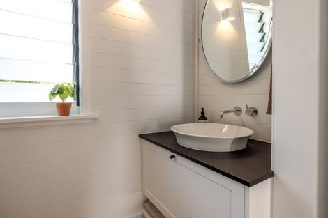 Photo of property in 31 Miro Road, Palm Beach, Waiheke Island, 1081