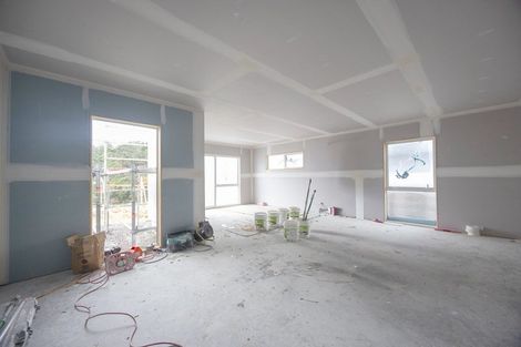 Photo of property in 2 Tarapuka Road, Kenepuru, 5022