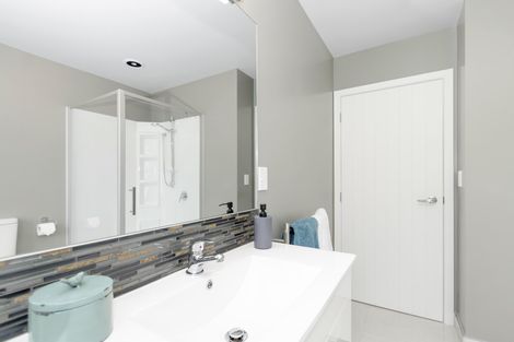 Photo of property in 5 Danden Way, Pukekohe, 2120