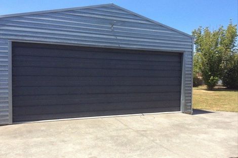 Photo of property in 11 Chatsworth Place, Highbury, Palmerston North, 4412