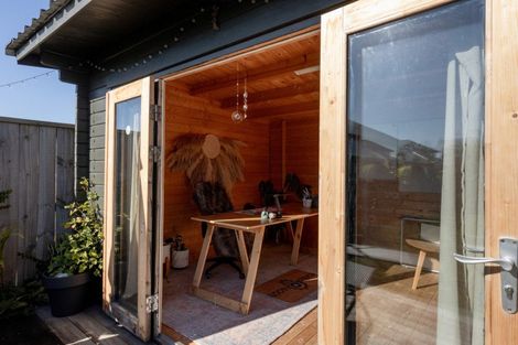 Photo of property in 37 Colpoma Close, Papamoa Beach, Papamoa, 3118