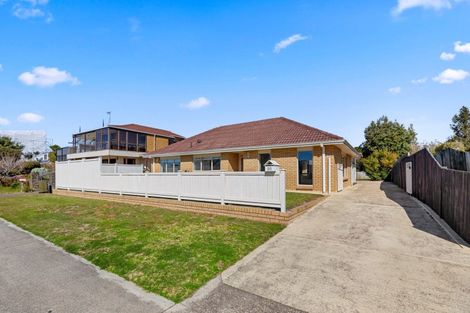 Photo of property in 50 Dickson Road, Papamoa Beach, Papamoa, 3118