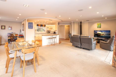 Photo of property in 393 Sawyers Arms Road, Harewood, Christchurch, 8051