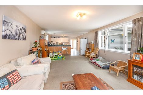 Photo of property in 54 Farquhars Road, Redwood, Christchurch, 8051