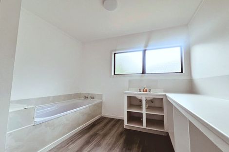 Photo of property in 2 Garboard Lane, Whitby, Porirua, 5024