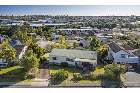 Photo of property in 56 Kennedy Avenue, Forrest Hill, Auckland, 0620