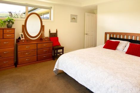 Photo of property in 12 Herries Lane, Lake Hayes, Queenstown, 9304