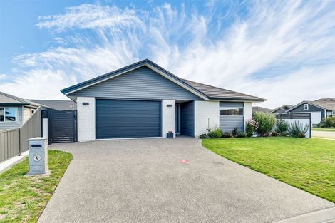Photo of property in 2 Benmore Place, Poraiti, Napier, 4112