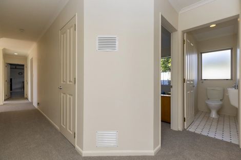 Photo of property in 40 Hadleigh Court, Paraparaumu, 5032