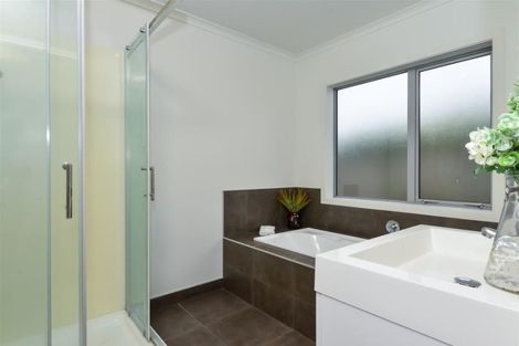 Photo of property in 16 Piwakawaka Court, Rototuna North, Hamilton, 3210