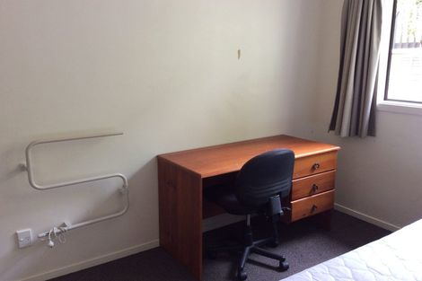 Photo of property in 8d Schnapper Rock Road, Schnapper Rock, Auckland, 0632