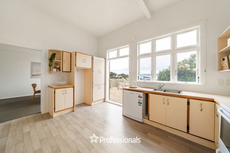 Photo of property in 79 Queens Drive, Lyall Bay, Wellington, 6022